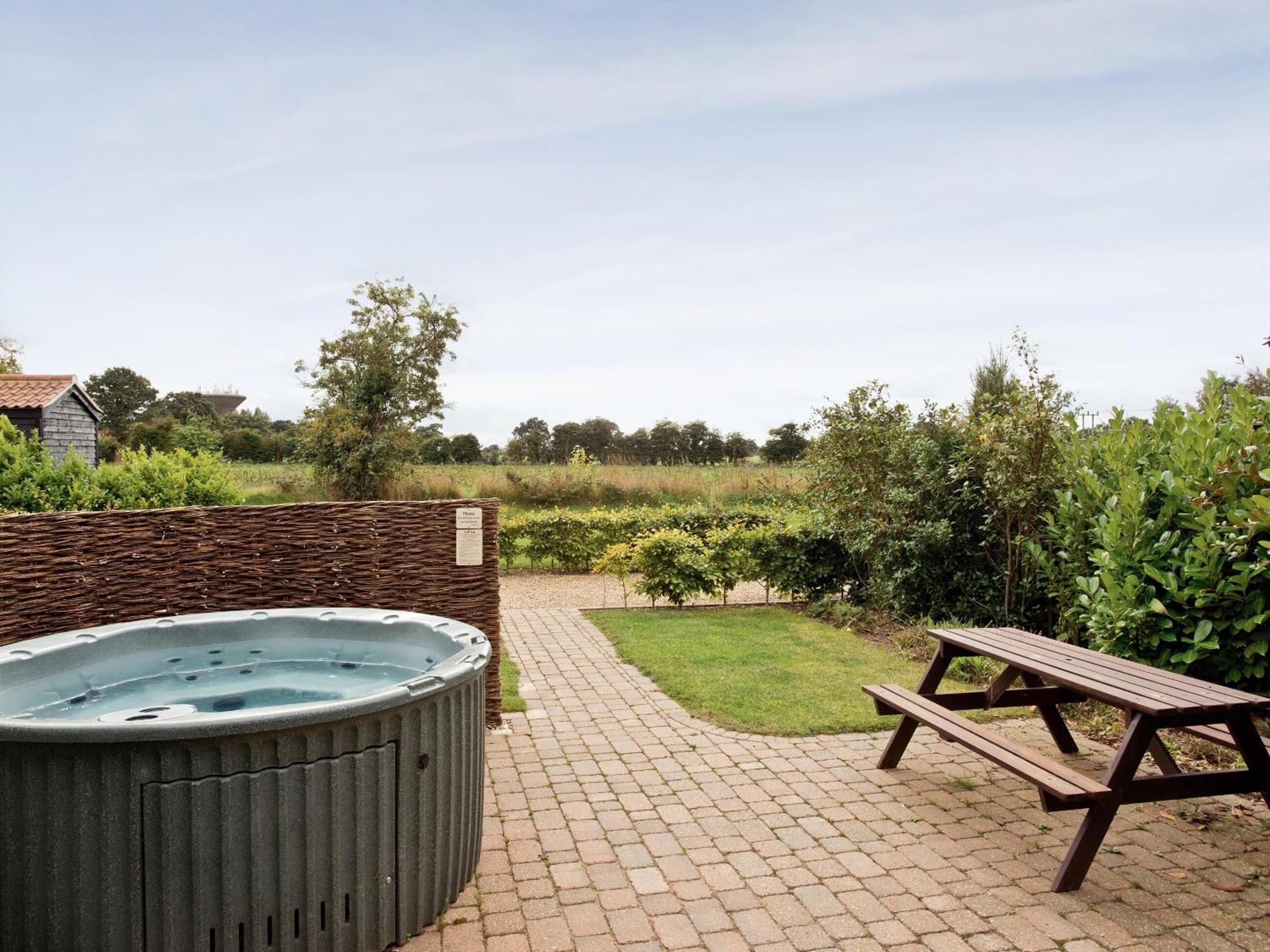 Mint - E4322 Villa Ludham Exteriör bild